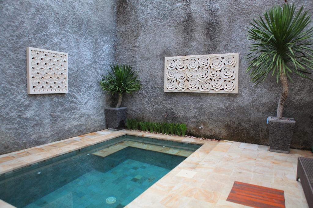 كوتا Bali Holiday Villas Kuta الغرفة الصورة
